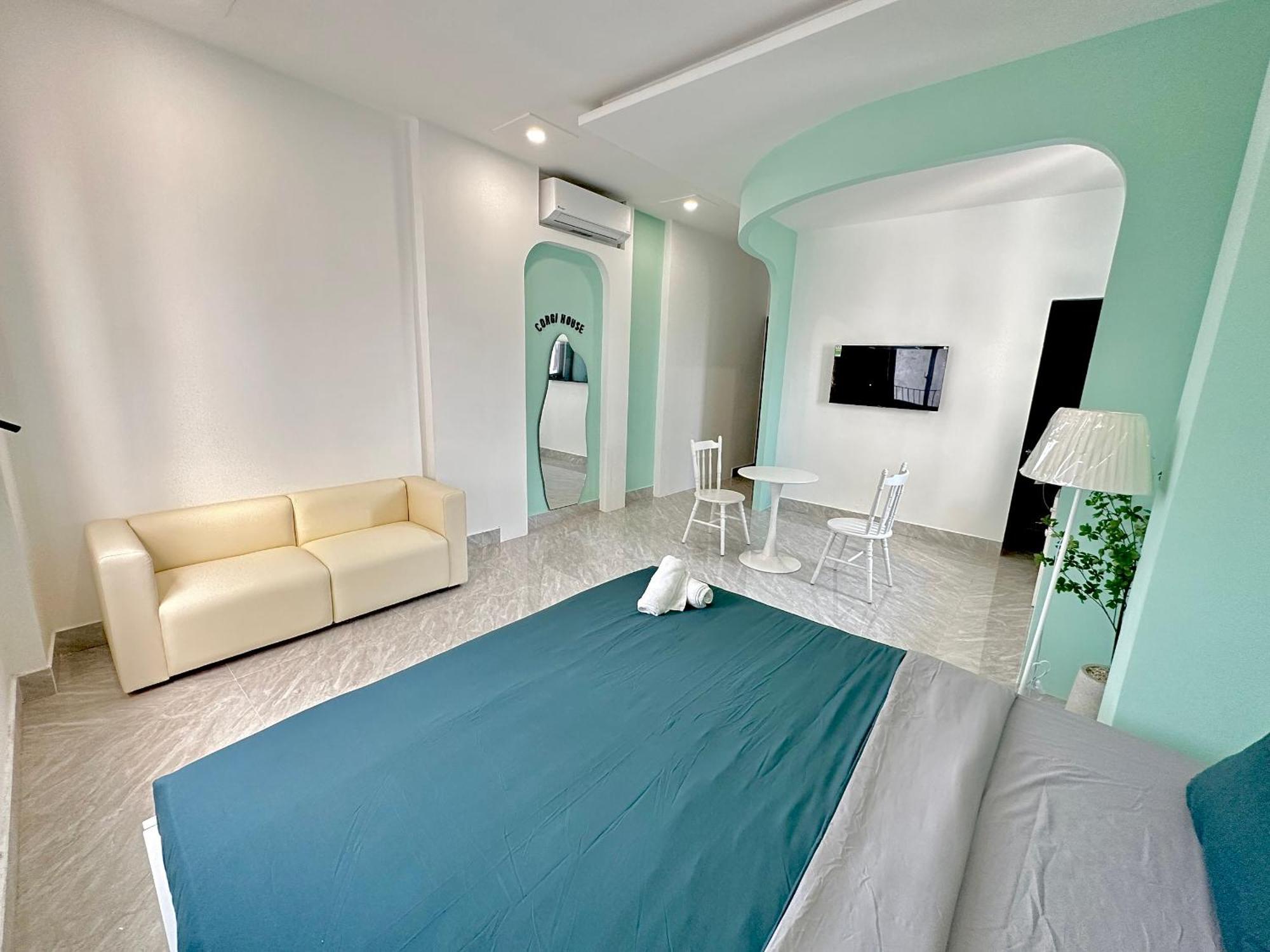 Corgi House Homestay *