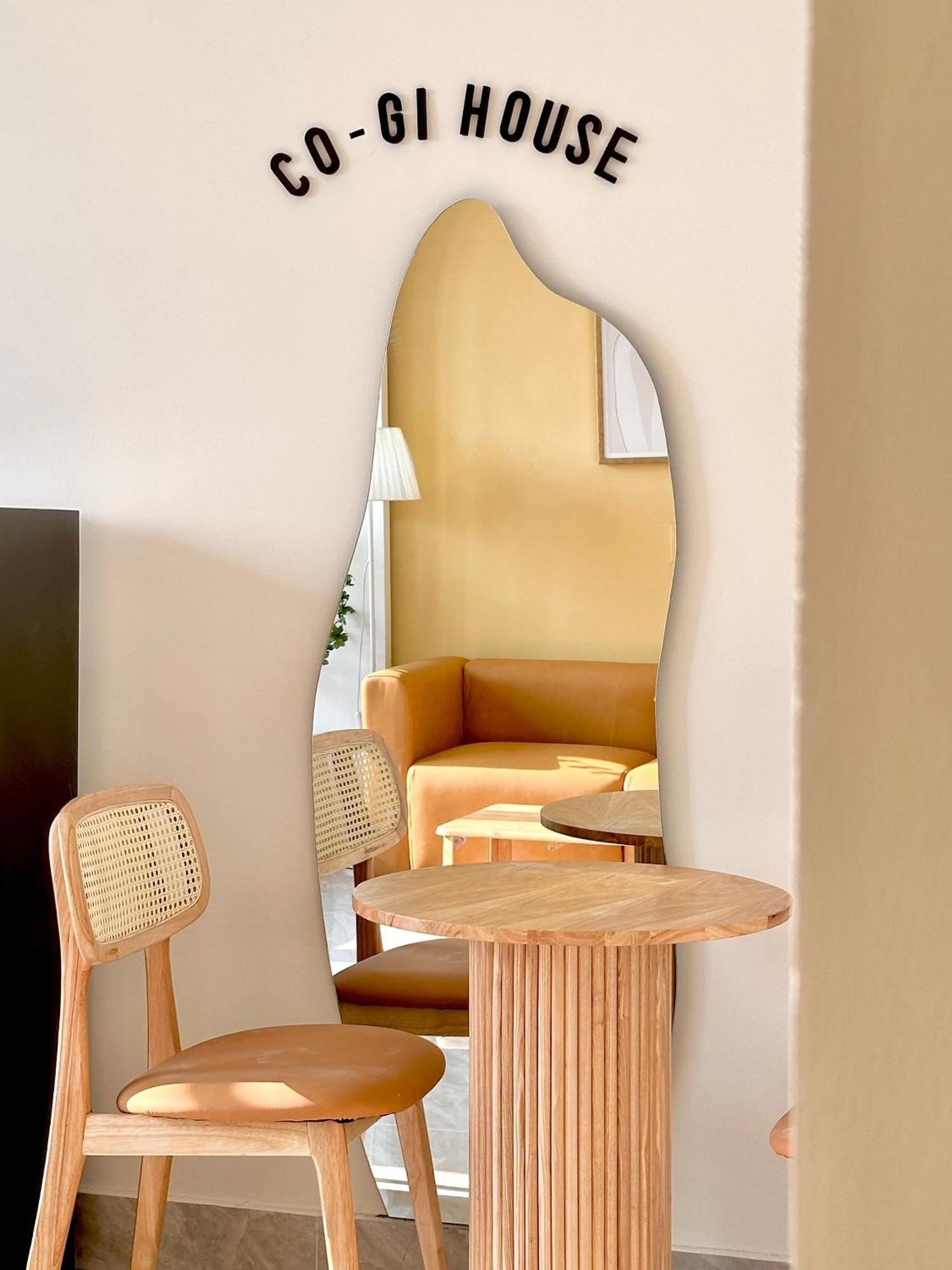 Homestay Corgi House